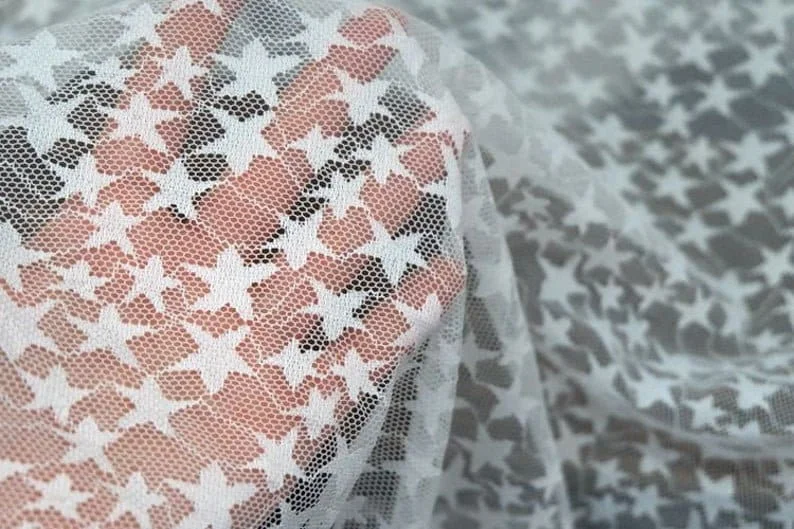 Embroidery Veil - Czarno-biała miękka koronka haftowana gwiazdami, tiul