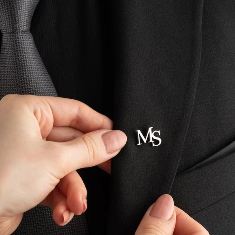 Niestandardowe inicjałowe bros – Embroidery Names recenzja i cena